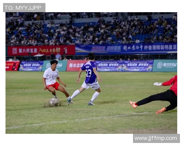 足球明星中国行趣事揭秘与球迷互动的温馨瞬间与幽默故事 足球明星中国行趣事揭秘与球迷互动的温馨瞬间与幽默故事