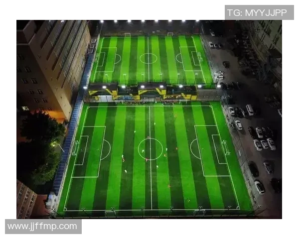 深圳足球队的运营揭秘:从管理模式到市场策略的全景分析 深圳足球队的运营揭秘:从管理模式到市场策略的全景分析