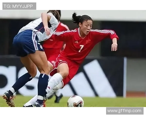 更衣室内的秘密对话足球明星们的真实心声与赛场背后的故事